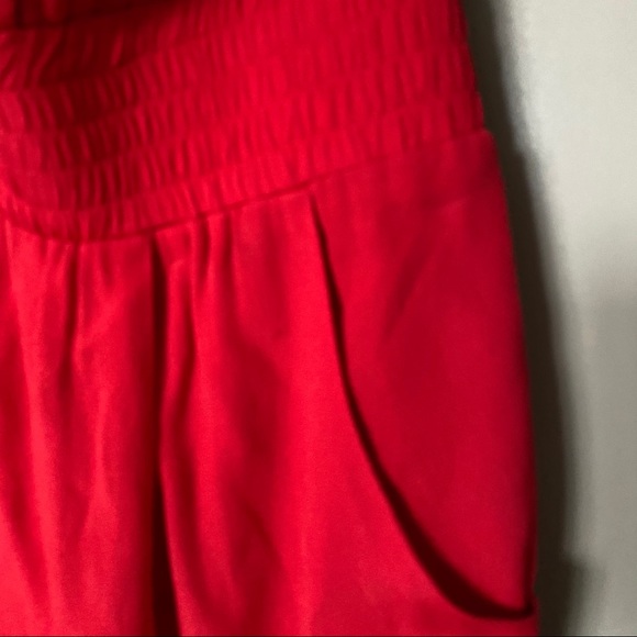 Red Dress - Picture 4 of 11